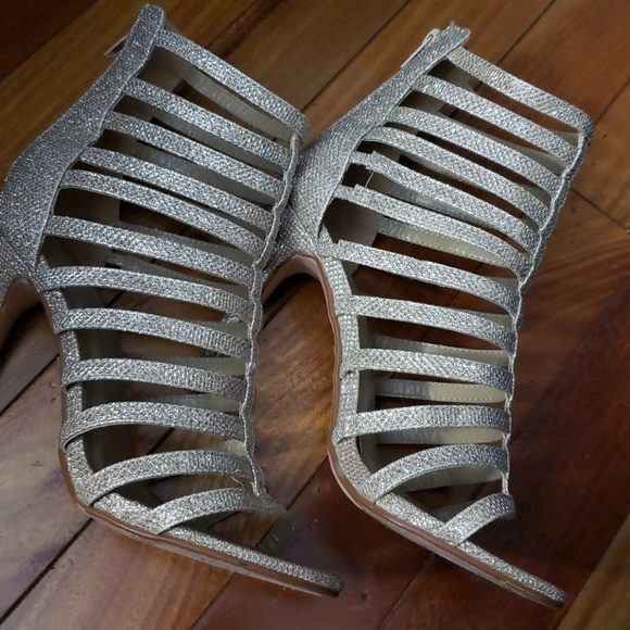 Women Gold Stilettos - Picture 2 of 4